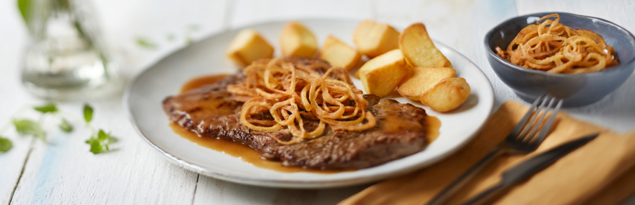 Zwiebelrostbraten mit Braterdäpfel